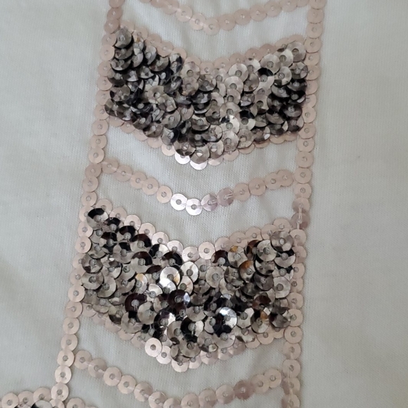 Fun top - Picture 2 of 3